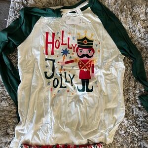 NWT PatPat Men’s Green and White Nutcracker PJ set